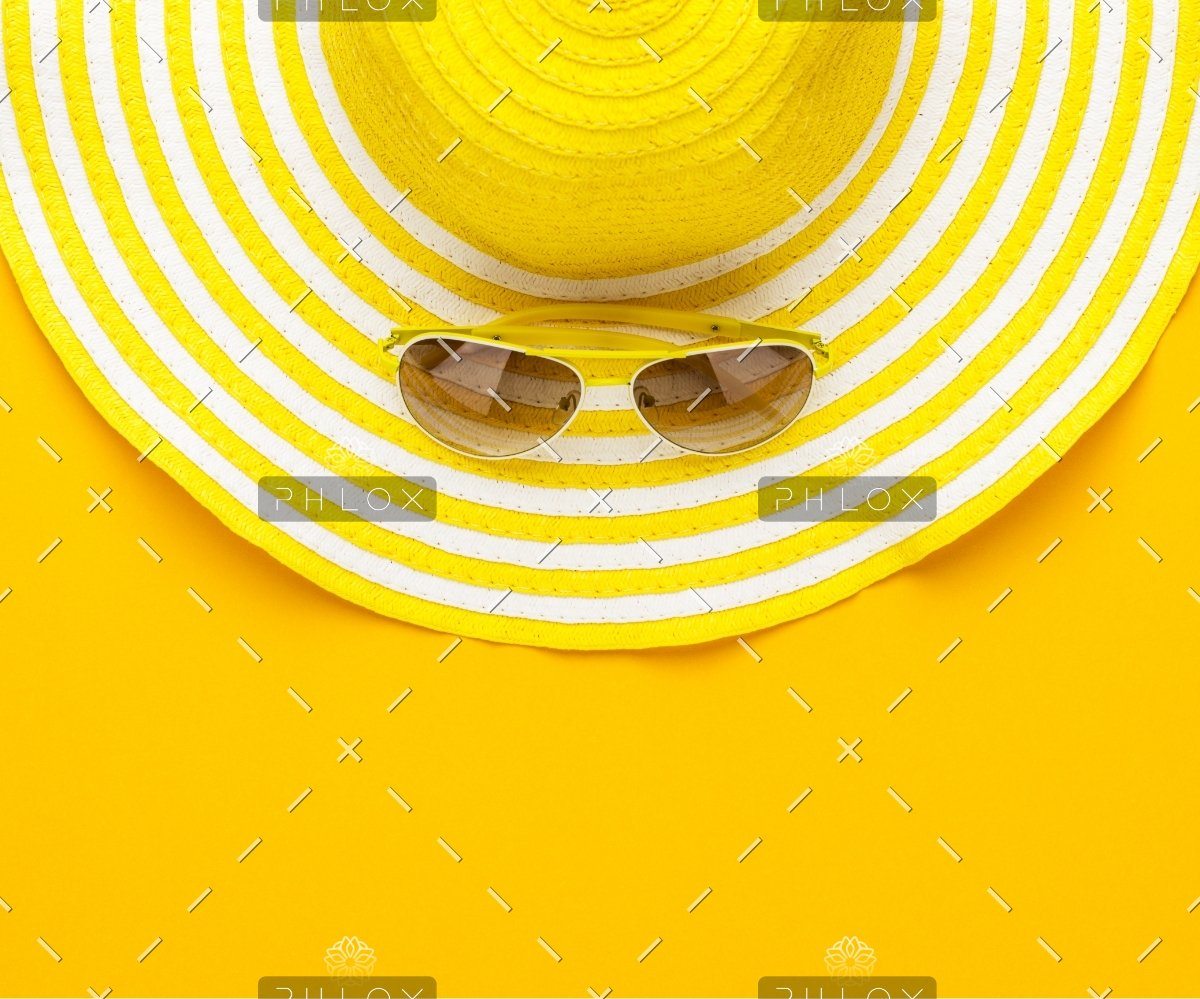 Sunglasses And Striped Retro Hat PGEBDPR@2x